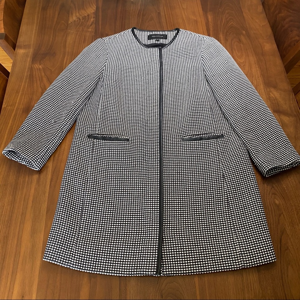 And Taylor jacket size small